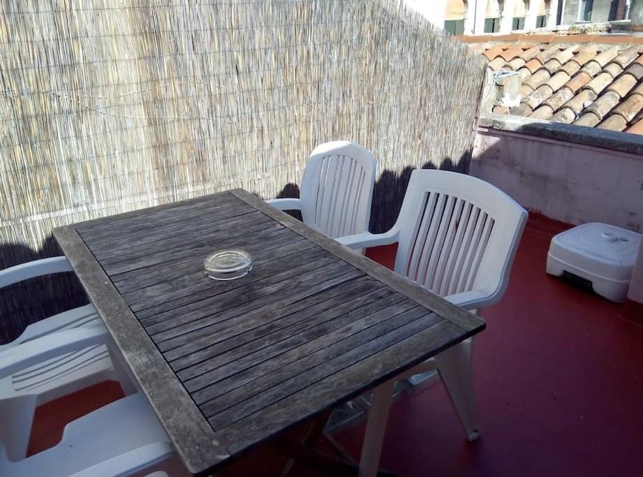 Appartamento Con Terrazza Biennale Veneza Exterior foto